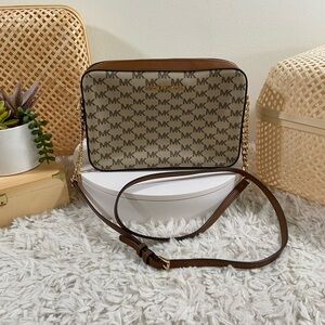 Michael Kors Cross Body purse